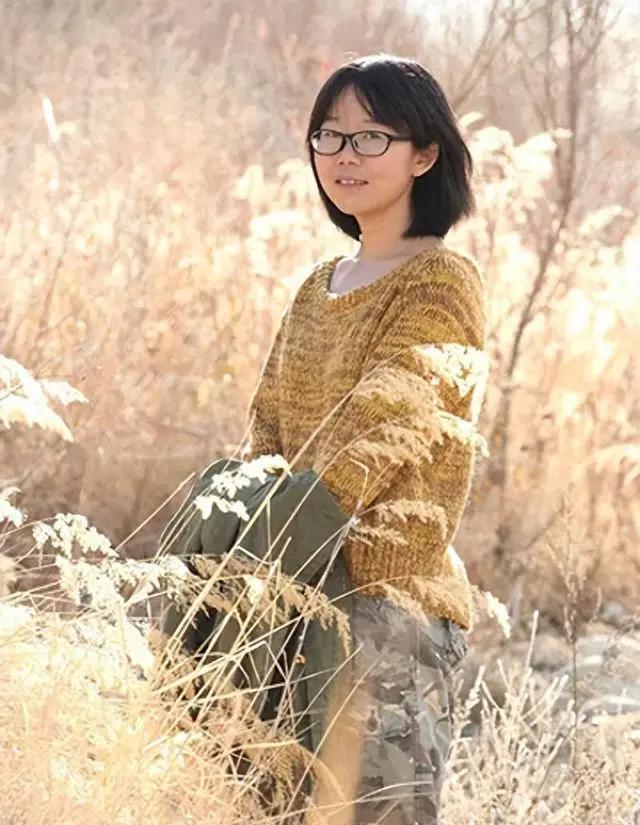 再一次对作家李娟刮目相看！
小小的身躯里藏着大爱，大爱李娟！
去年12月，她在公