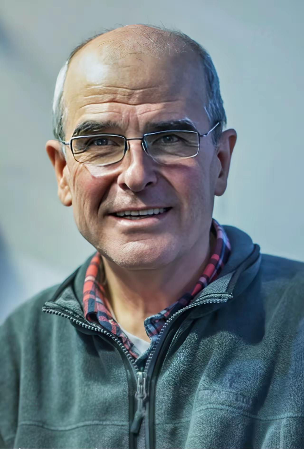 阳和平直言那些质疑教员时代粮票制度是个错误的人简直丧尽天良！
他说：在现代一些中