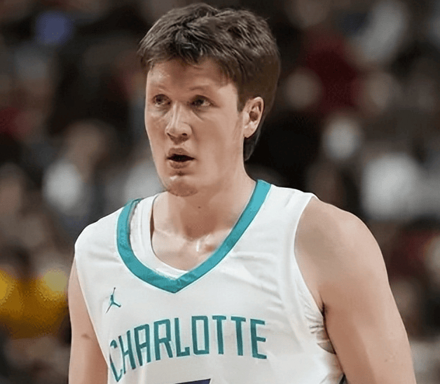 饮食清淡真的会失去很多晋级失败！本场附加赛，黄蜂全队投篮命中率仅33.7%（83