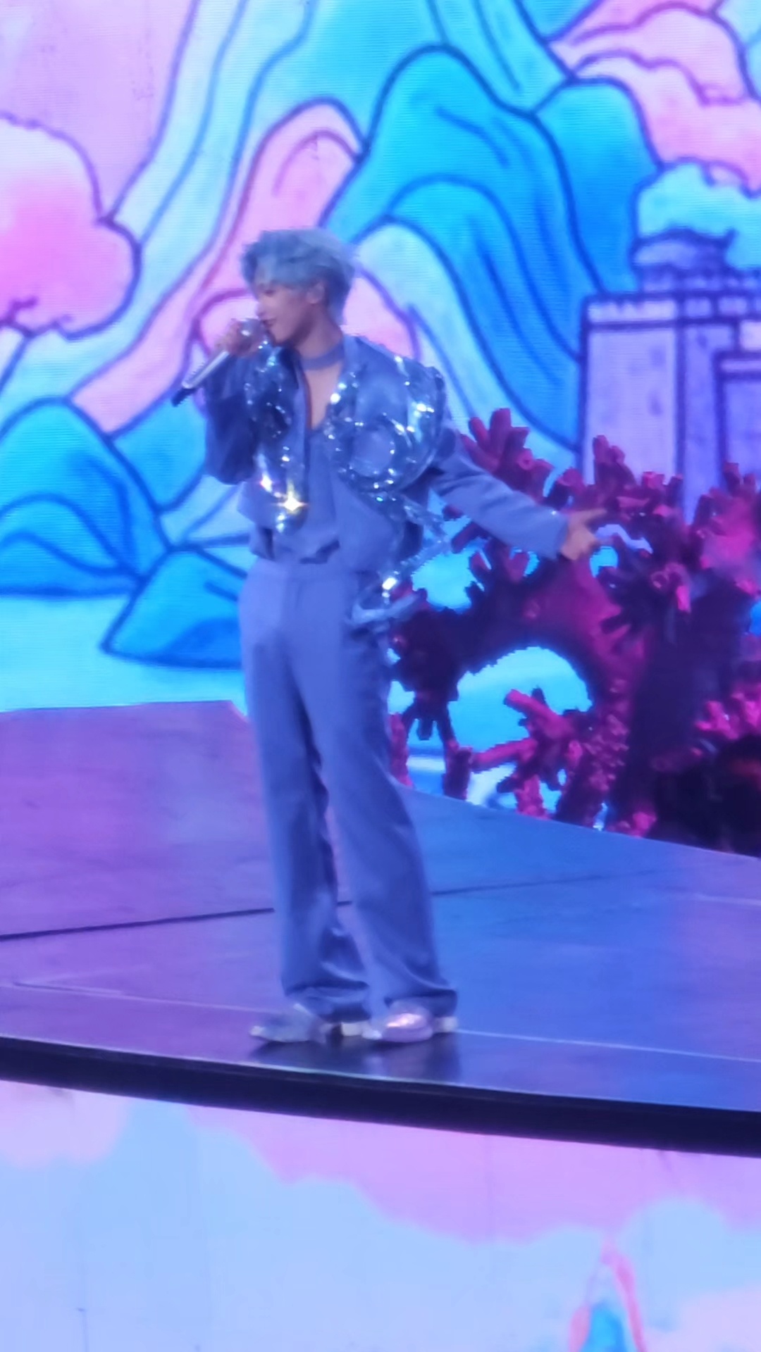 梓渝演唱会zy梓渝演唱会的上座率郑朋这内八我真不行了 屁股这么翘啥意思 