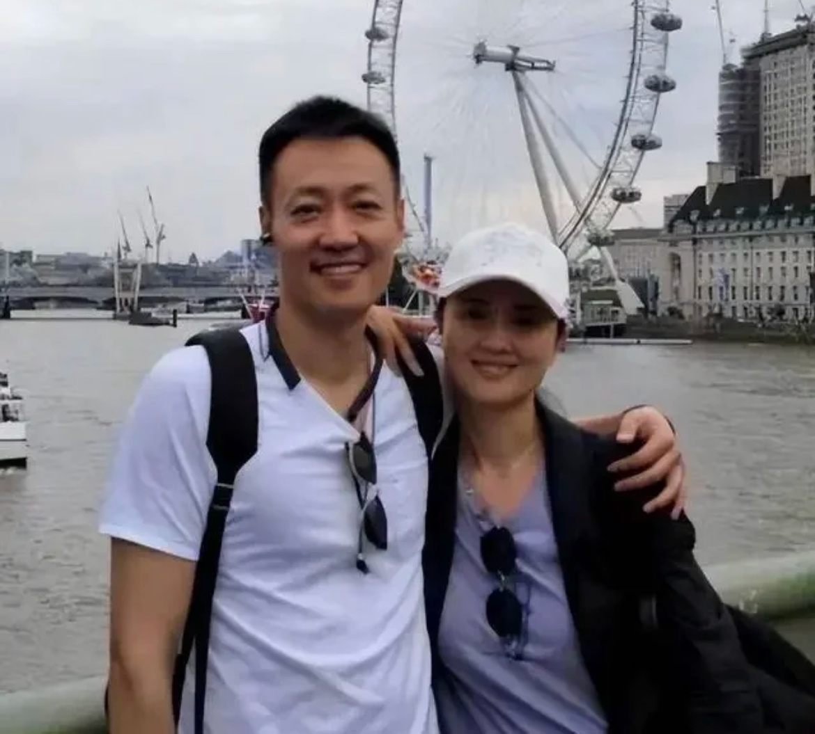 辛柏青发博的时间辛柏青选择521，10:57发这条讣告，“我爱你，你是我妻”“我