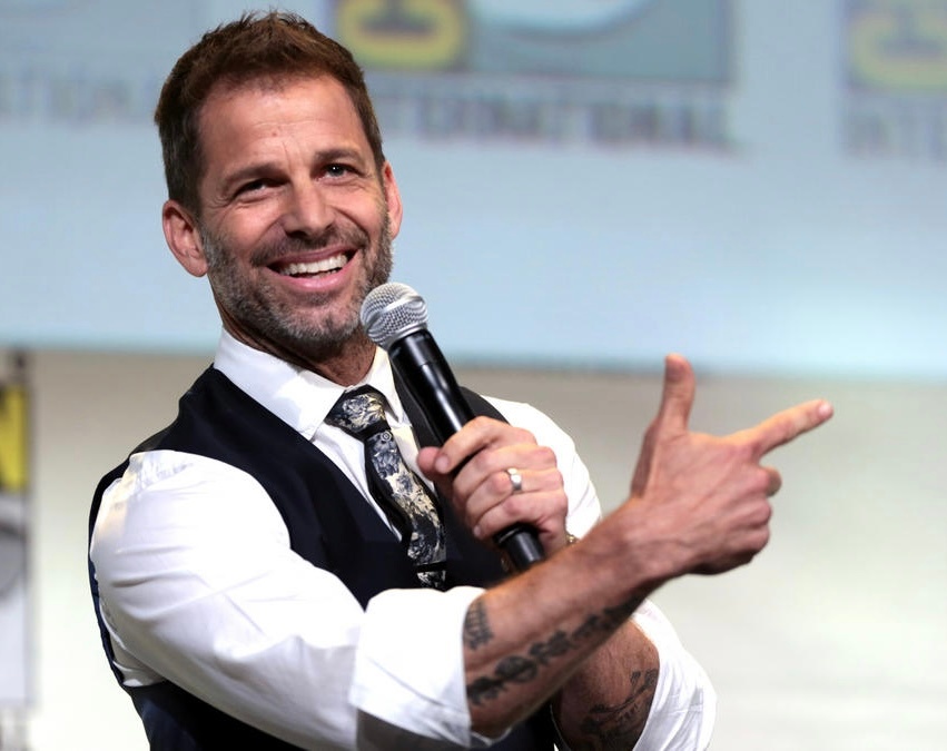 扎克·施耐德被弗兰克·米勒当面说了【蝙蝠侠不能杀人】[允悲]扎导的《蝙蝠侠大战超