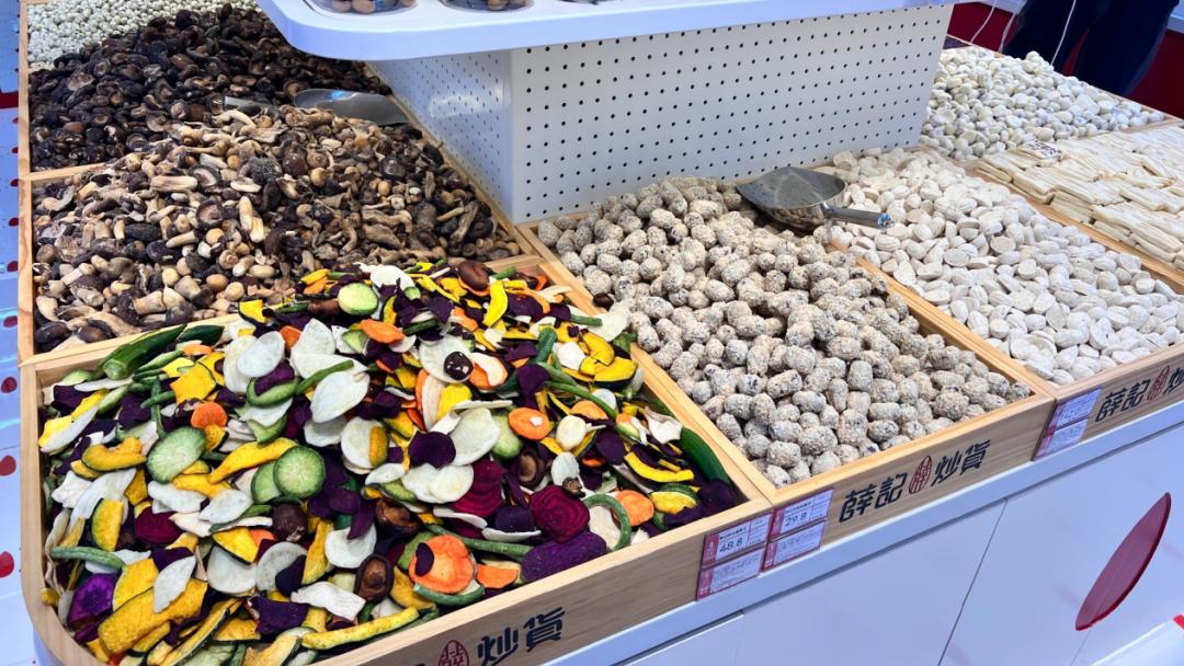 月销400万的新鲜零食店，踩中风口还是昙花一现？