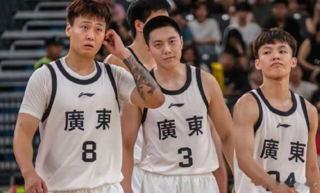 CBA 广东宏远多个自媒体博主建议俱乐部通过租借得到北京首钢后卫赵睿，赵睿上赛季
