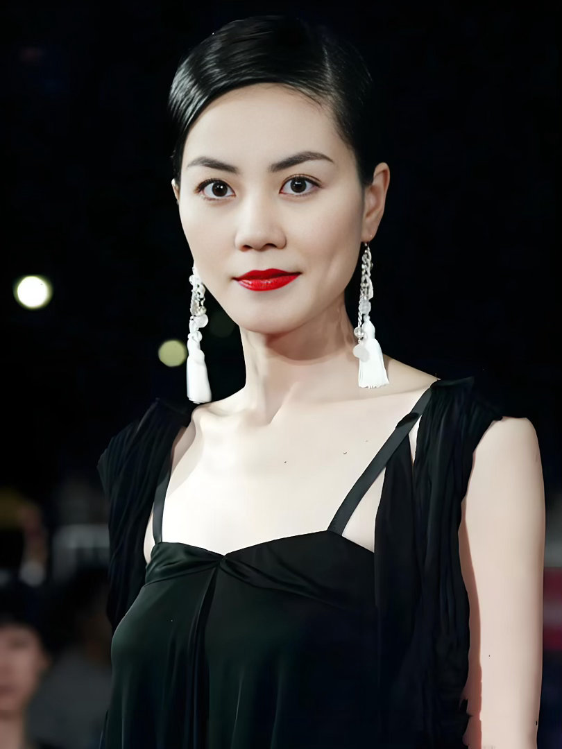 在评论区和两万人合唱王菲如愿为什么总是老歌让人更有共鸣 53万点赞里大概有53万