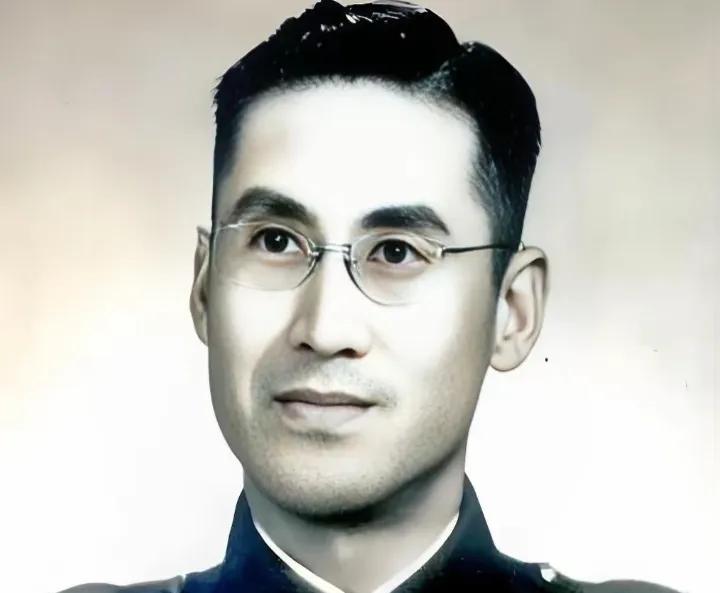 1994年，韩练成之子赴澳门探望前国军中将吕文贞，八旬老人突然红了眼眶：“你认识