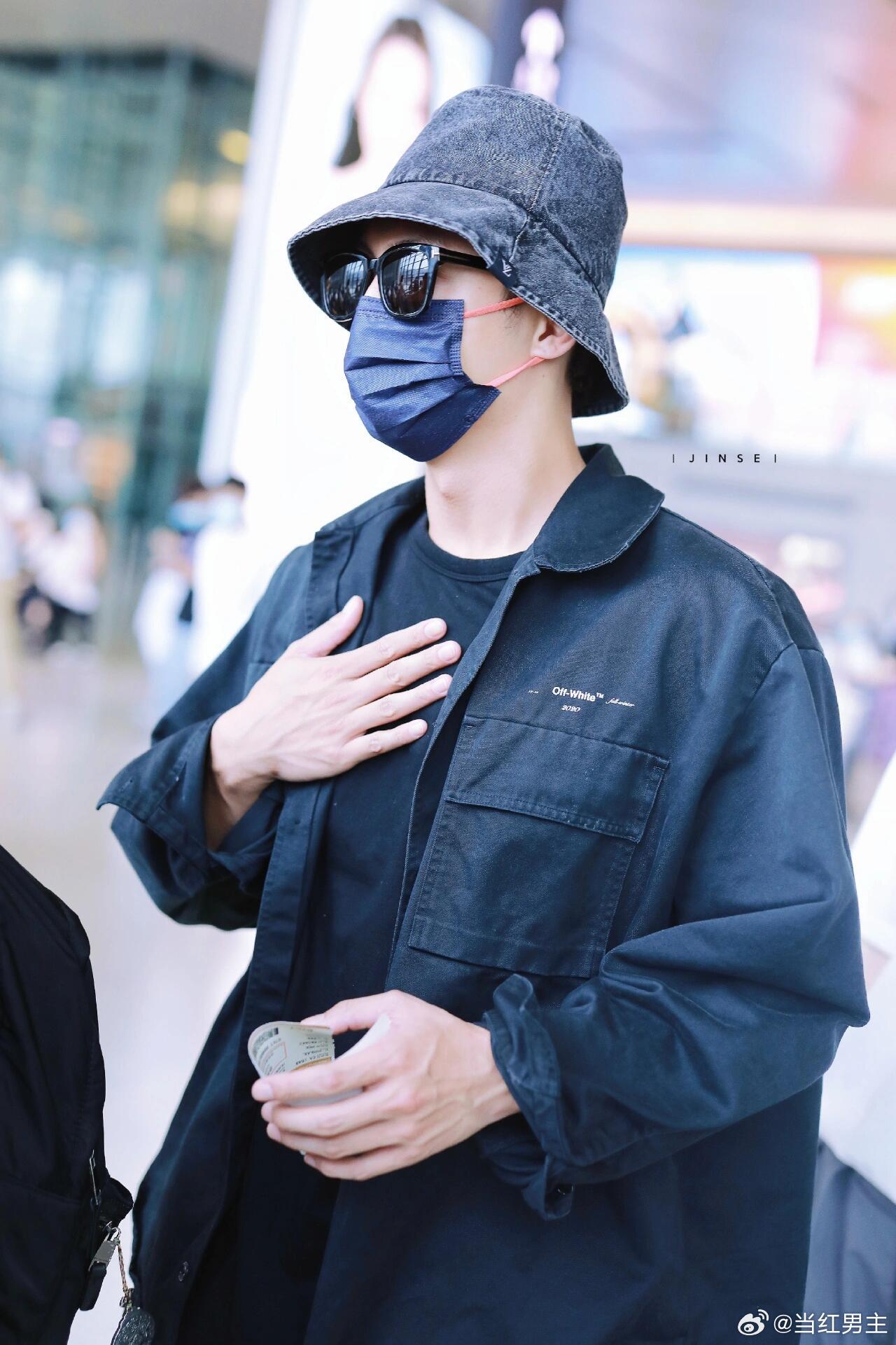 黄景瑜手控天菜 对于手控来说完全拒绝不了这样的画面，尤其是青筋隐隐透出来的那种张