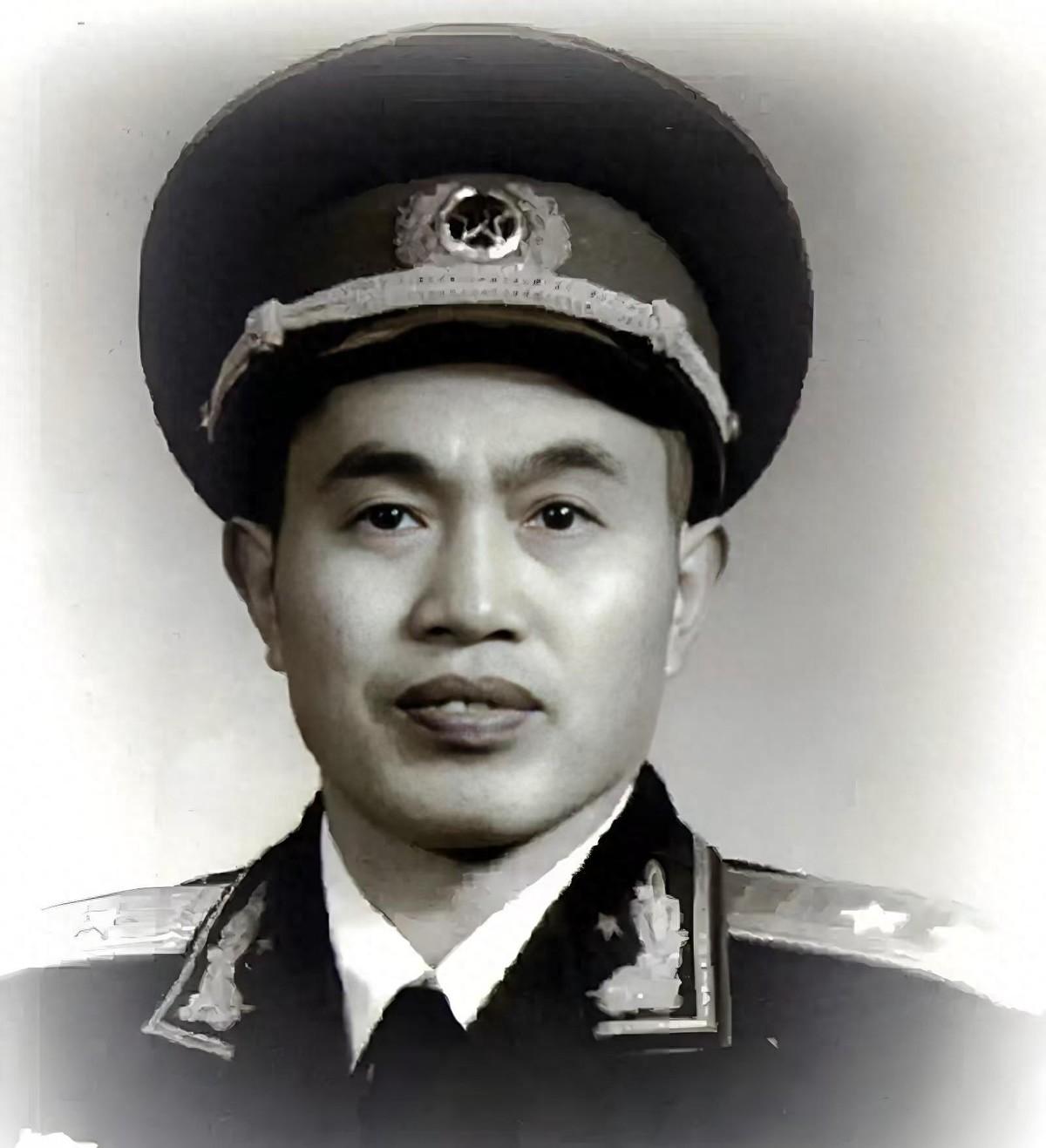 本是少将军衔，却因毛主席的一句话被直接晋升为中将，这背后有什么故事呢？
1946