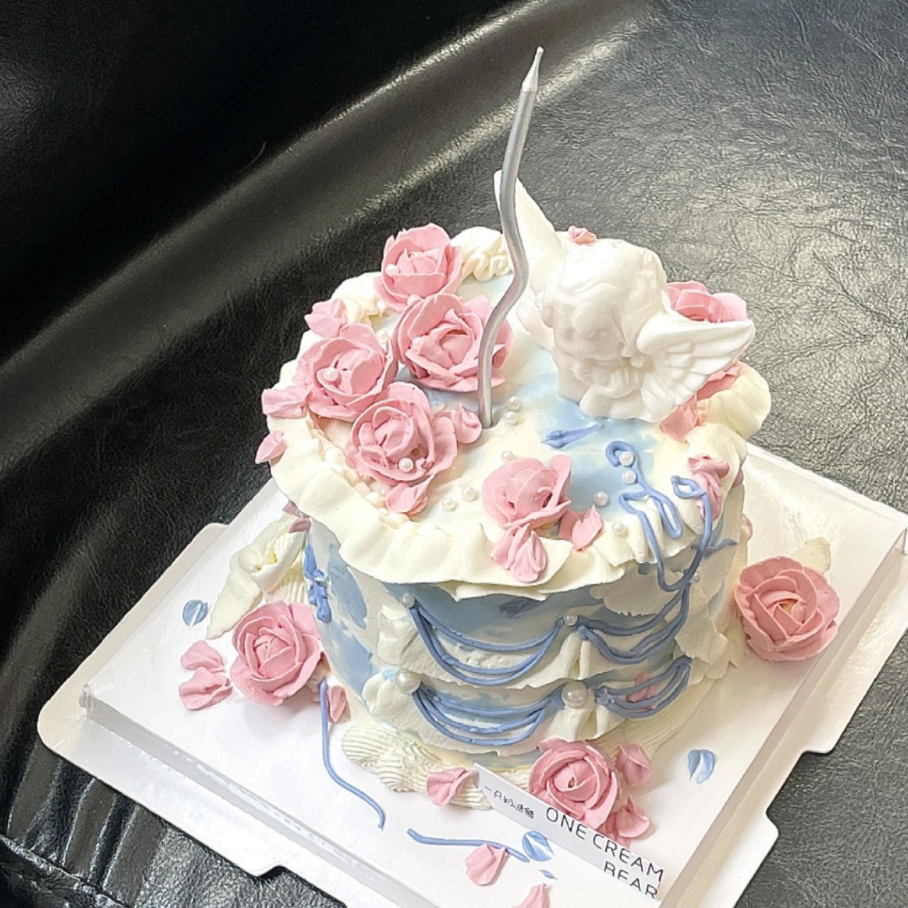 预定一下今年的生日蛋糕🎂 