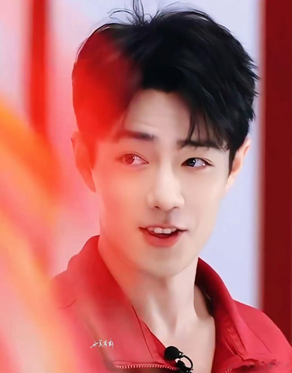 肖战昨天直播状态巨可爱萌薯～又见呆毛翘翘