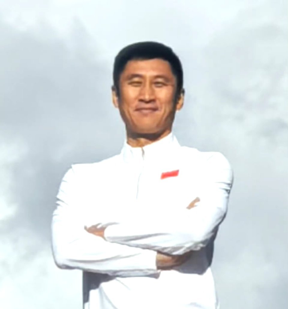 马宁关注张雪机车足球名哨马宁也来关注张雪机车了！亚冠赛后直接截图打call，还调