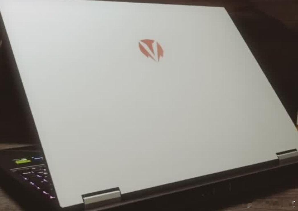 电脑品牌那么多，准大学生们估计又挑花眼了？如果你既想要性能，又想要性价比，这两款