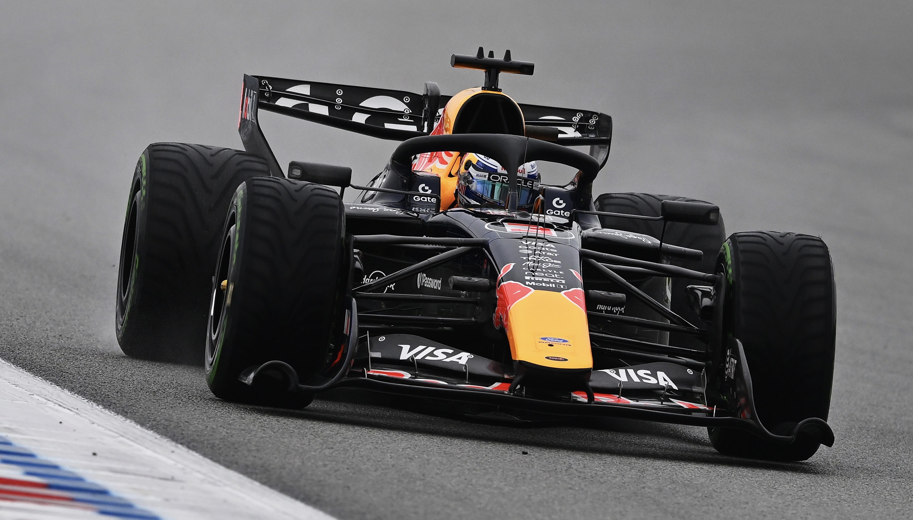 红牛与福特共同研发的动力单元测试中累计了不俗的里程数，超出了红牛车队的预期。“很