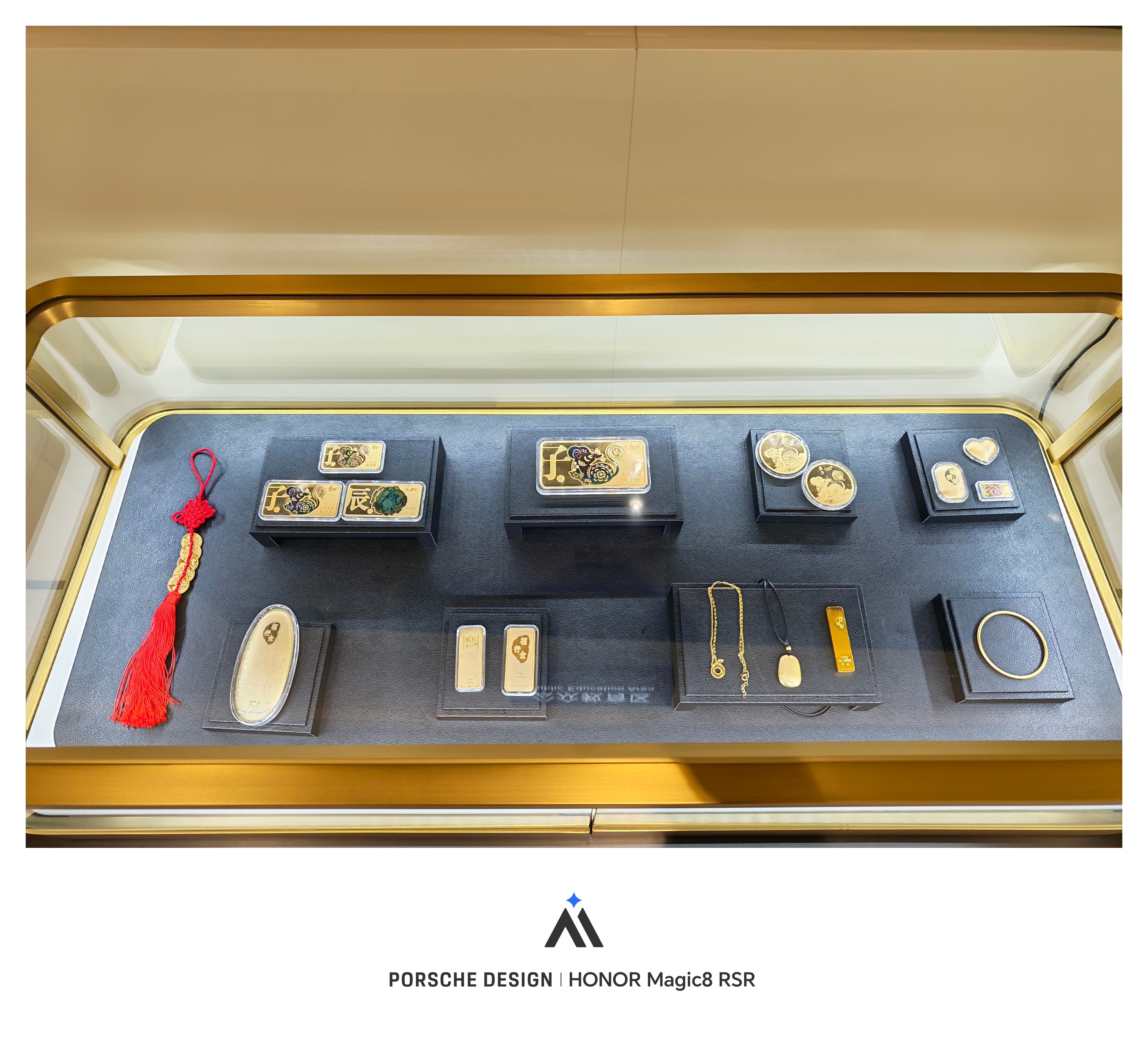 女子为孩子囤黄金投入90万收益200万前两天去银行办业务，看到柜台里展示的金条还