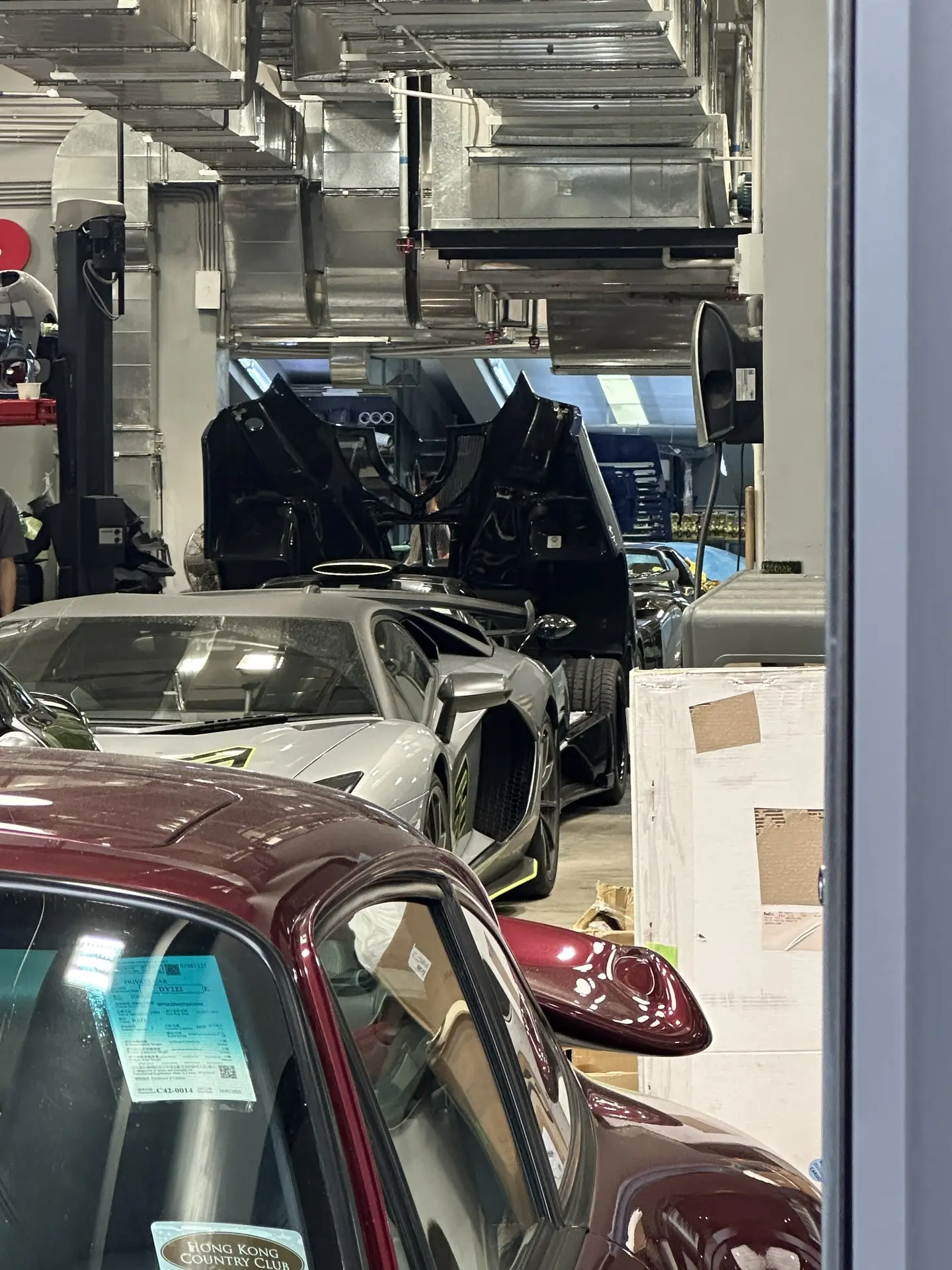 街头都有啥车。香港街头是豪车