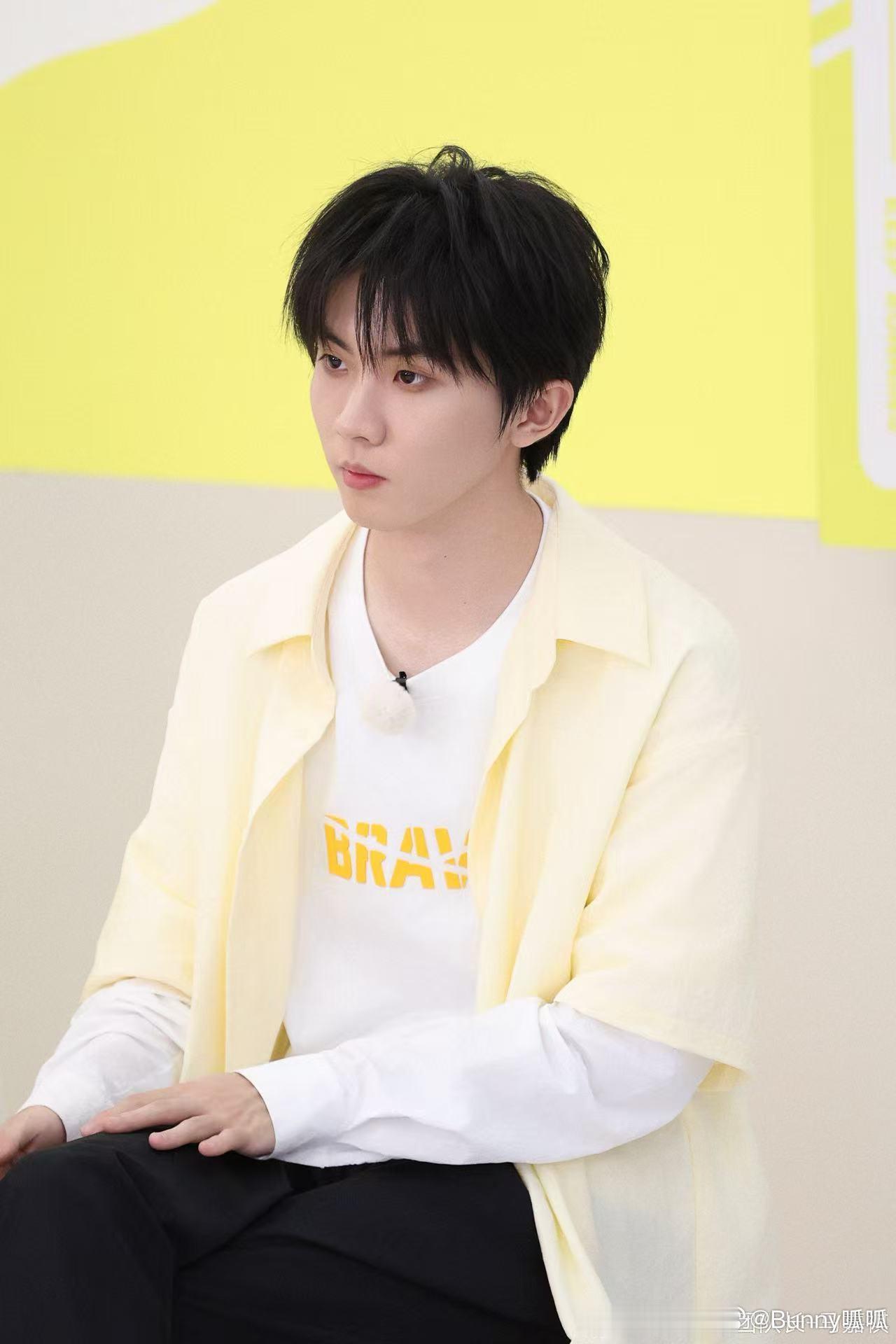 马嘉祺对跑男印象是摁地上疯狂撕名牌 跑男那么多经典趣味环节，唯独撕名牌让马嘉祺记