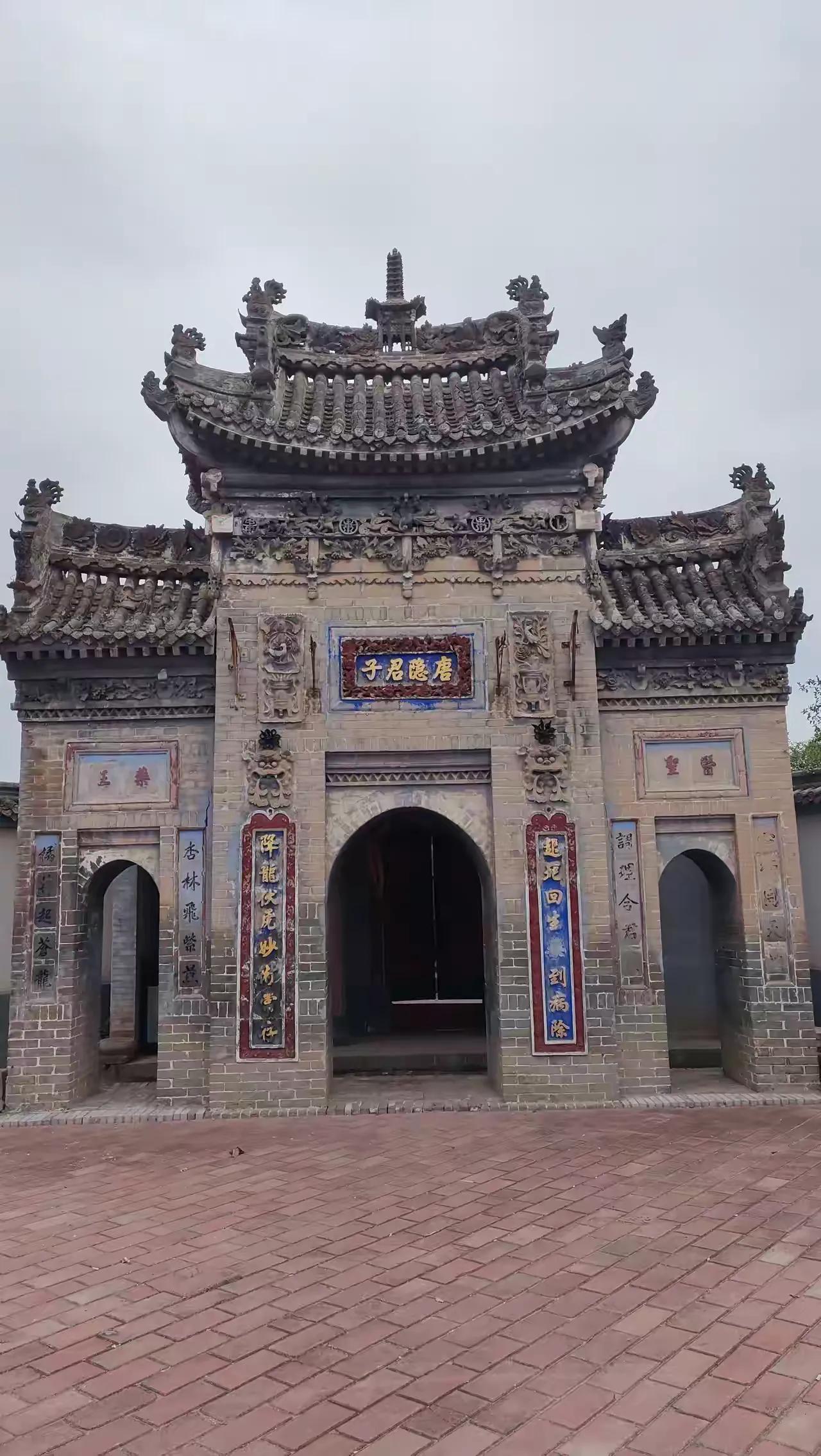 合阳小蓬莱是合阳人对药王庙的称呼，没忍住好奇去了，结果没开放，但以外边看小而精，
