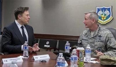 美国要变天了？美军上将曾追问马斯克：“我们能打败中国吗？”马斯克曾毫不避讳地说：