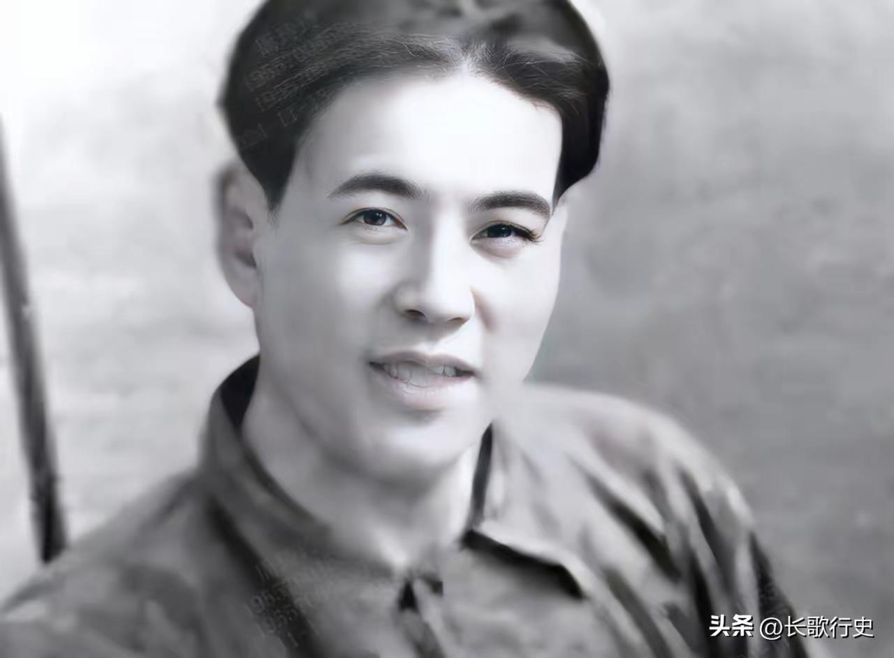 兄长当众登报断绝关系，弟弟背负五年汉奸骂名，真相曝光后全网落泪
 
1940年重