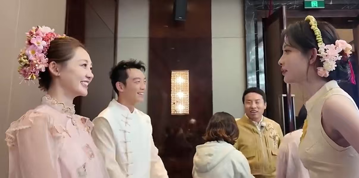 孟子义苗苗一见如故一见如故氛围感拉满，孟子义苗苗相聚十分合拍，互动温柔亲切毫无距