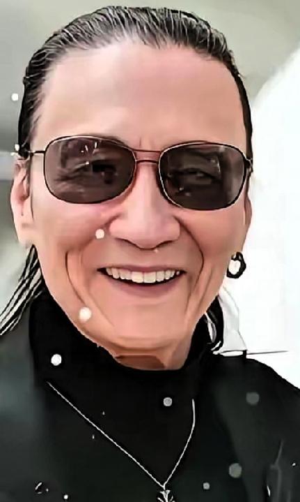 谢贤身边这么多优秀女人，心中最美的既不是甄珍，
也不是狄波拉，而是在一起时间只是