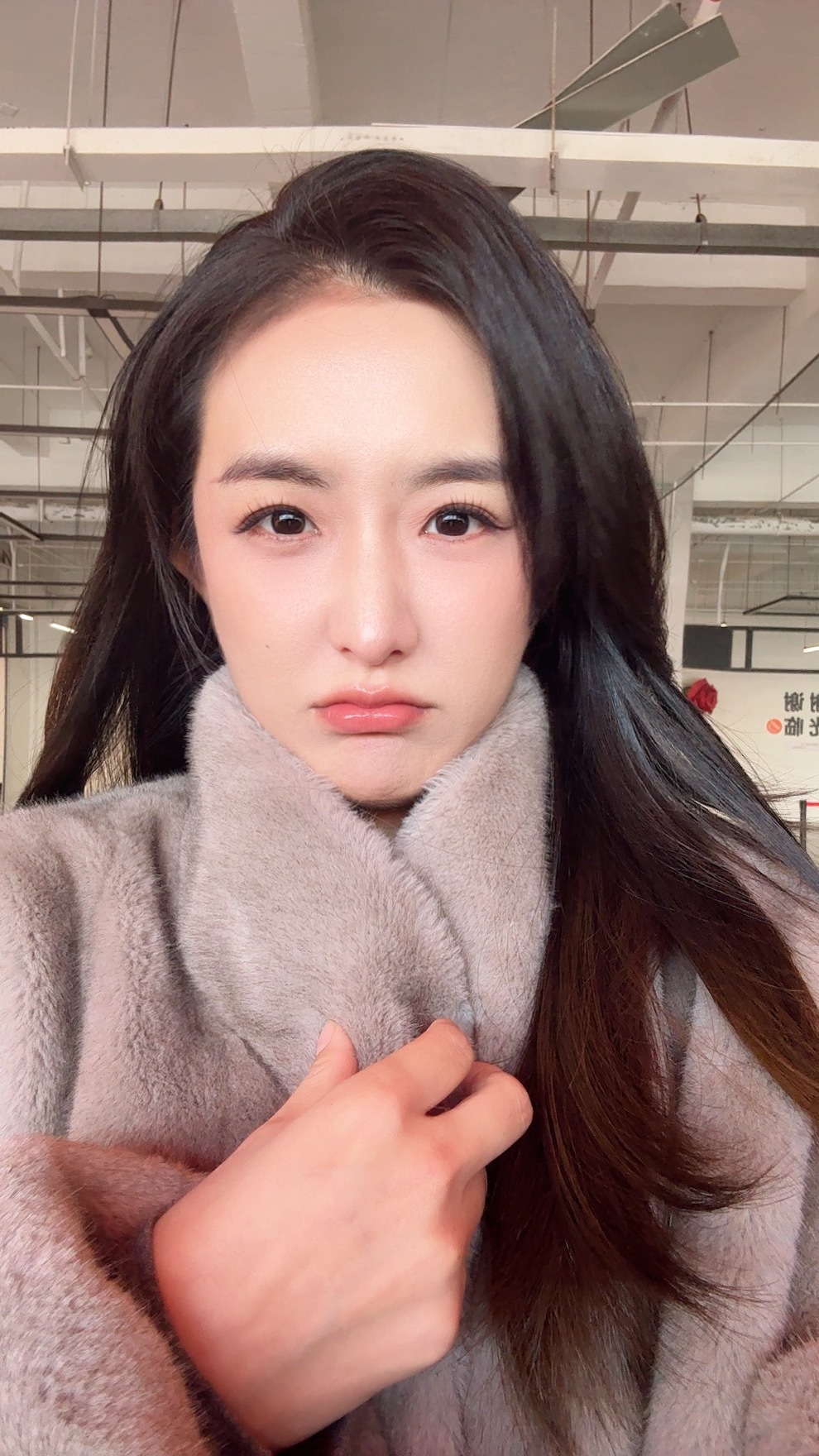 这种天气还要去上班，我跟卖火柴的小女孩有什么区别？ 