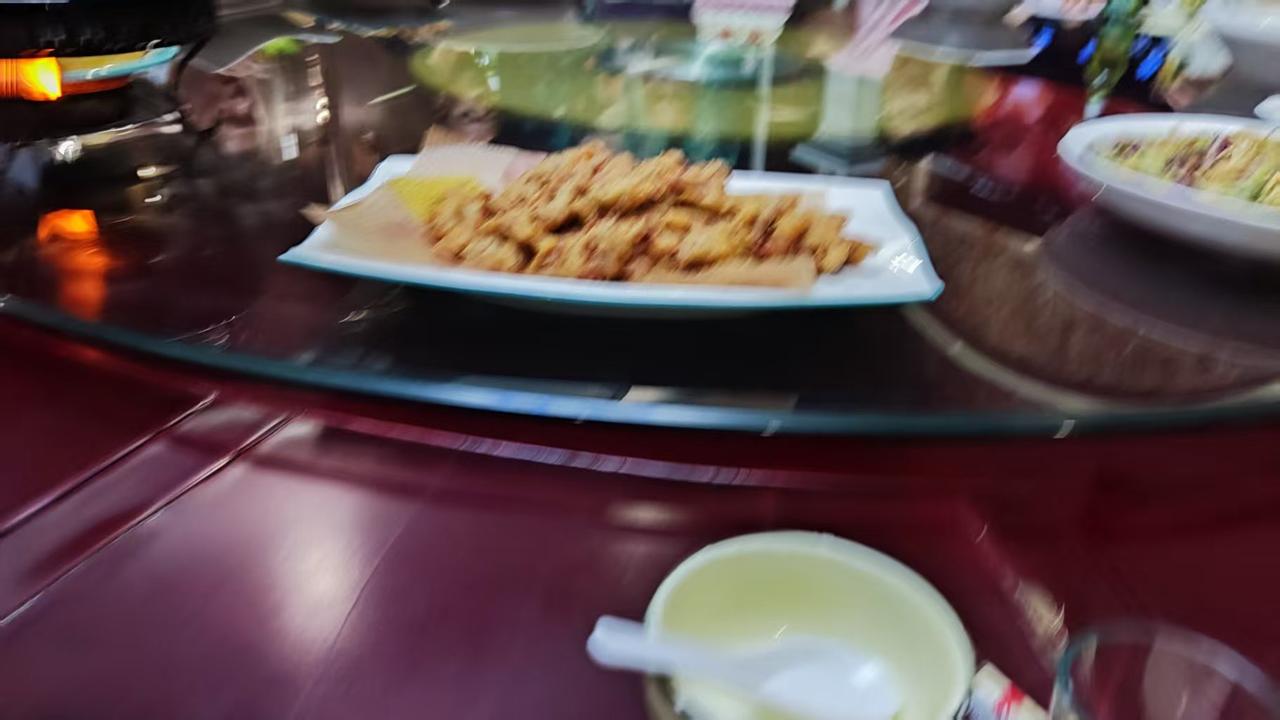 失去了口福，没有了“艳福”
忆往昔同窗于机校，看而今战斗在八方。这几个字是机车中