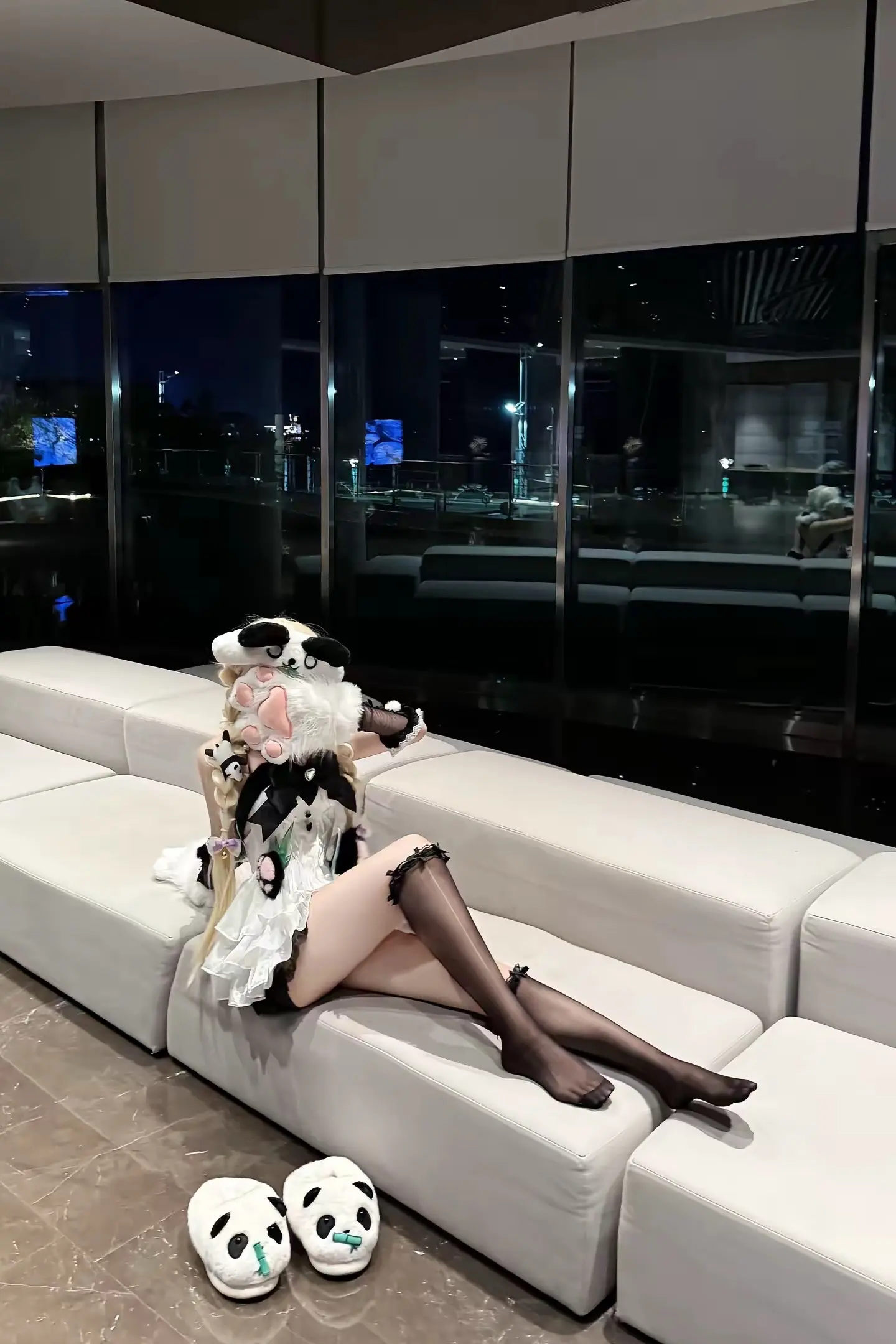 绝航啥也不干 和鲨鱼比赛憋气的来