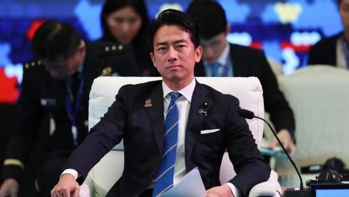 彻底破防后，日防长一语惊人，试图让中国明白：越南早就站日本了。

最近日本政坛的