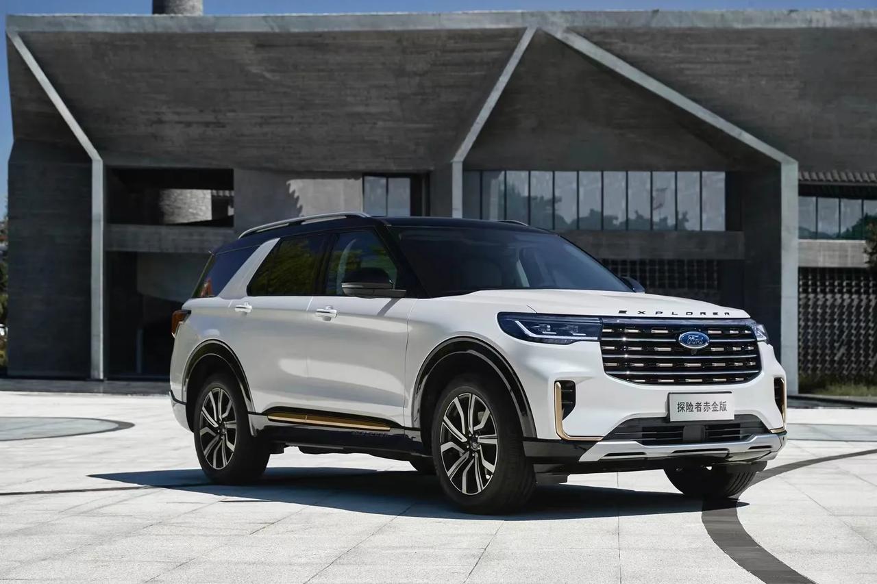 SUV[话题]suv豪华版# 更豪华的福特探险者，预售价格399800元，大家觉