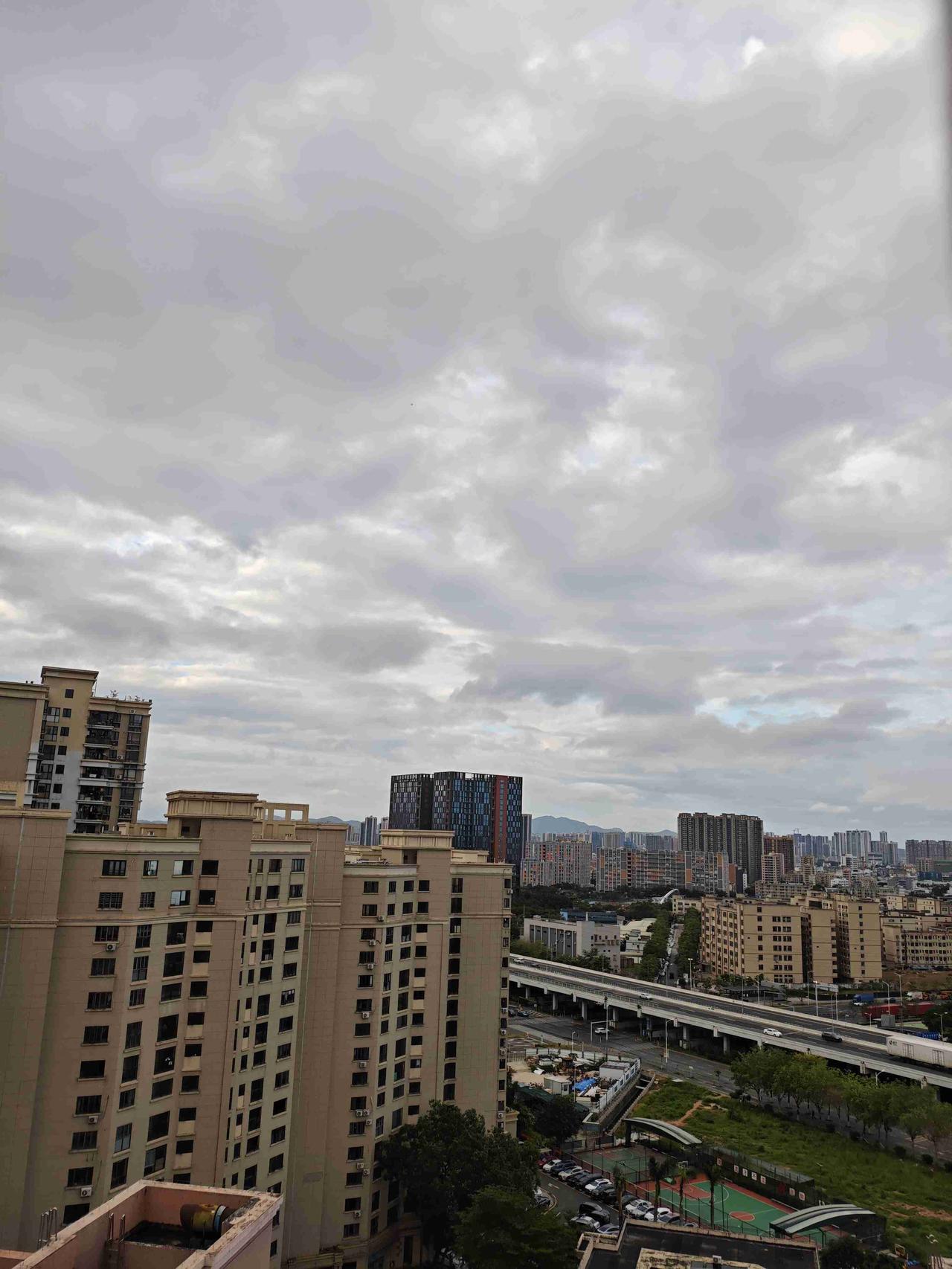 我的今日状态：😁轻松愉快
我这里的天气：🌧下雨深圳今日有中雨，气温23度到2