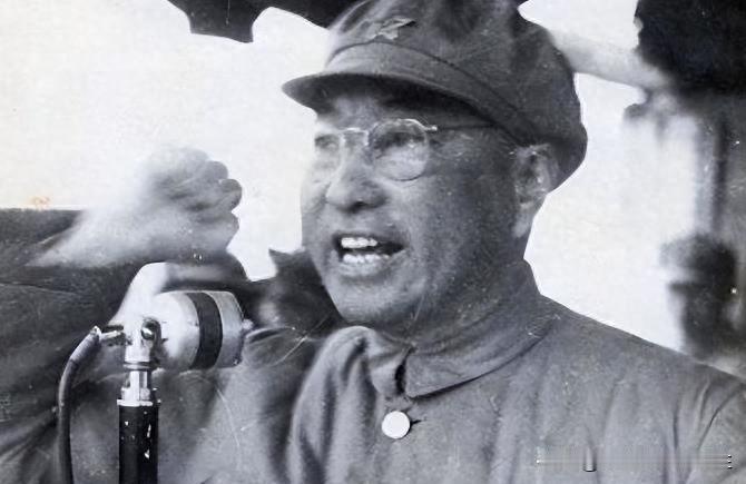 1947年豫西陈赓险境突遇敌司令，听对方喊哥巧妙化险为夷，机智扮“大哥”脱身成功