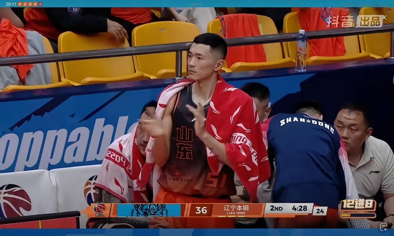 季后赛12进8的赛事开打，山东高速男篮不出意外地以67比77败给辽宁男篮。

邱