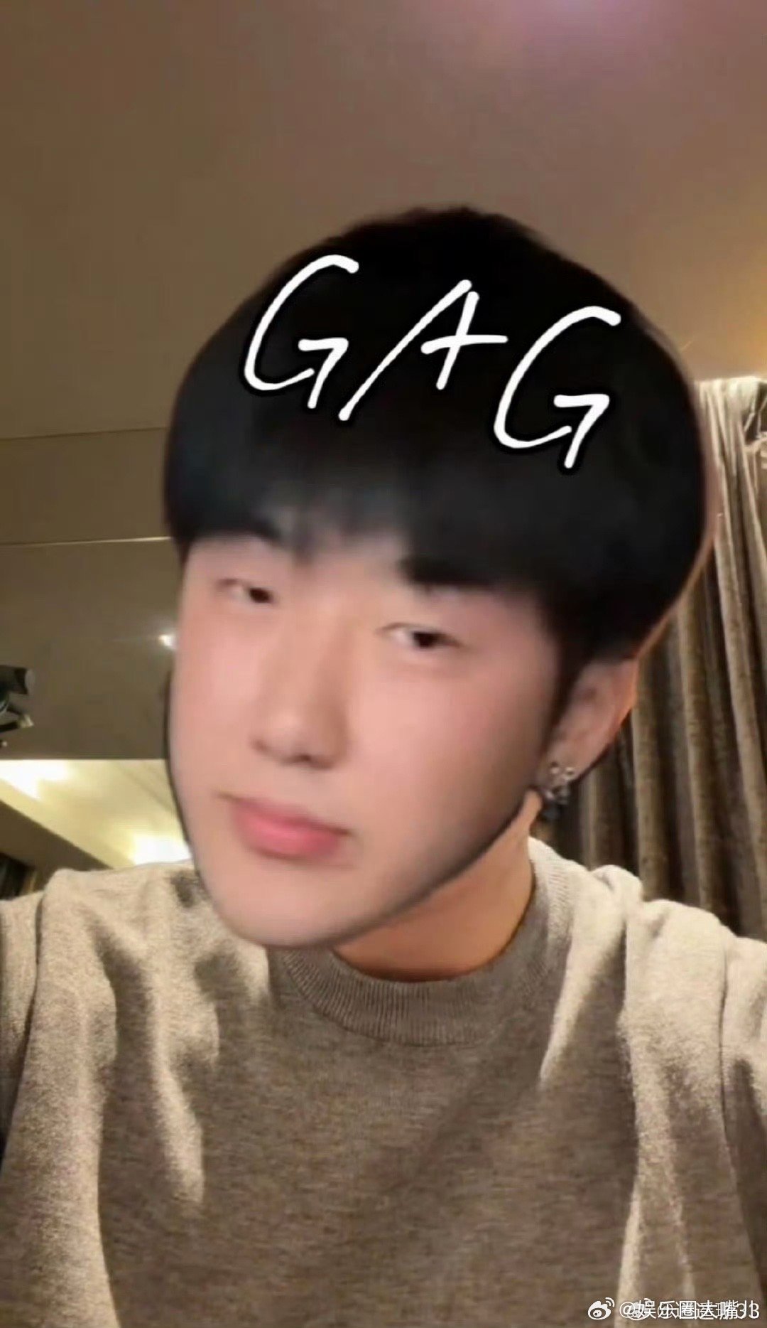 TizzyT演唱会干啥都抽象 他把自己的帅照配上魔性音效，循环播放的时候我愣了三