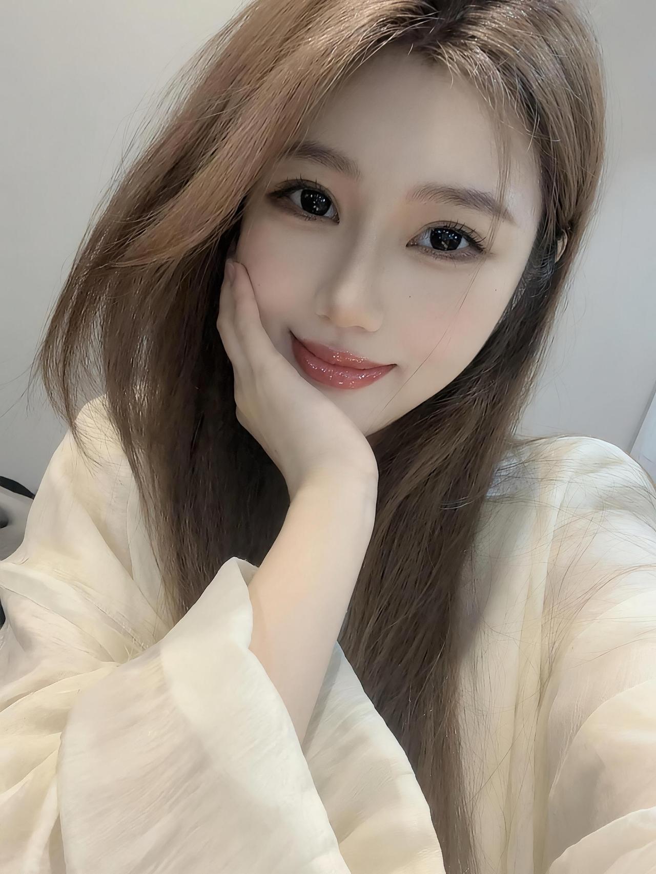 生活就是生动的活着，用最美的心情，穿最美的衣衫，呈现最自信的自己，爱不将就，穿不