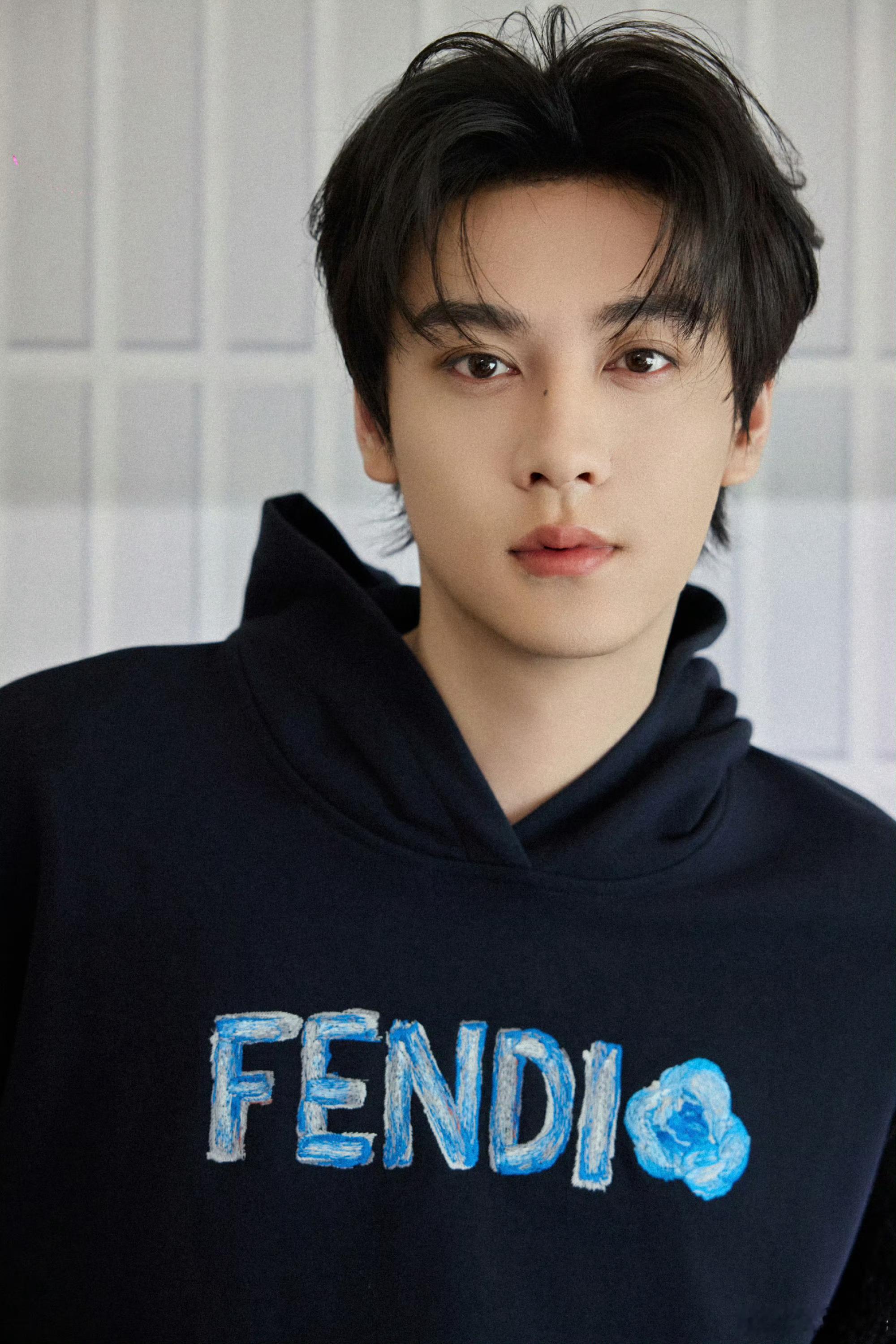 田栩宁 txn未完待栩 “在风华正茂的年纪遇见了你这束最温柔的光” "𝓘 𝓶