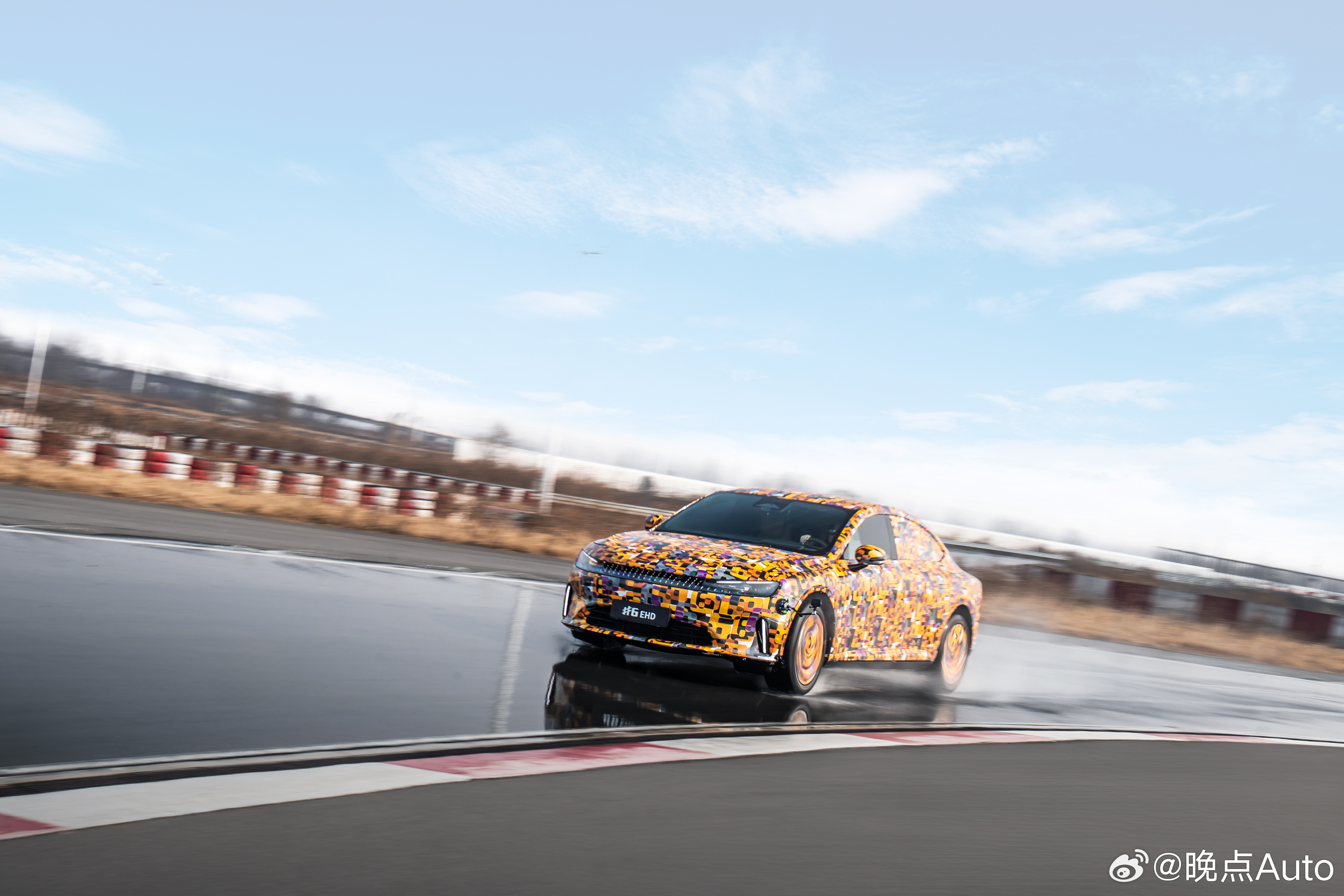 smart 精灵 6 号 EHD 完成了一次高速麋鹿测试，极限通过速度 131k