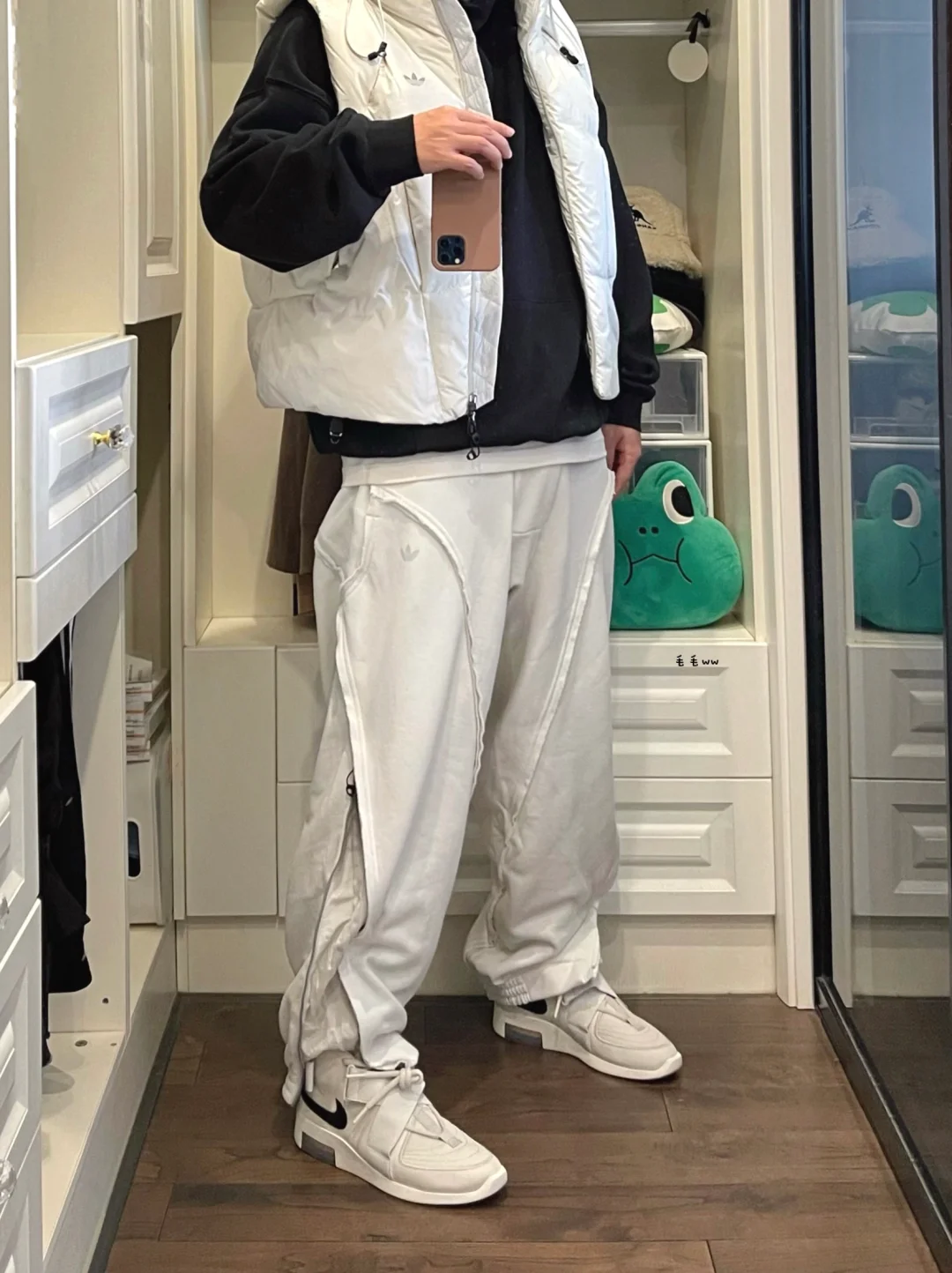 羽绒马甲｜白色系穿搭