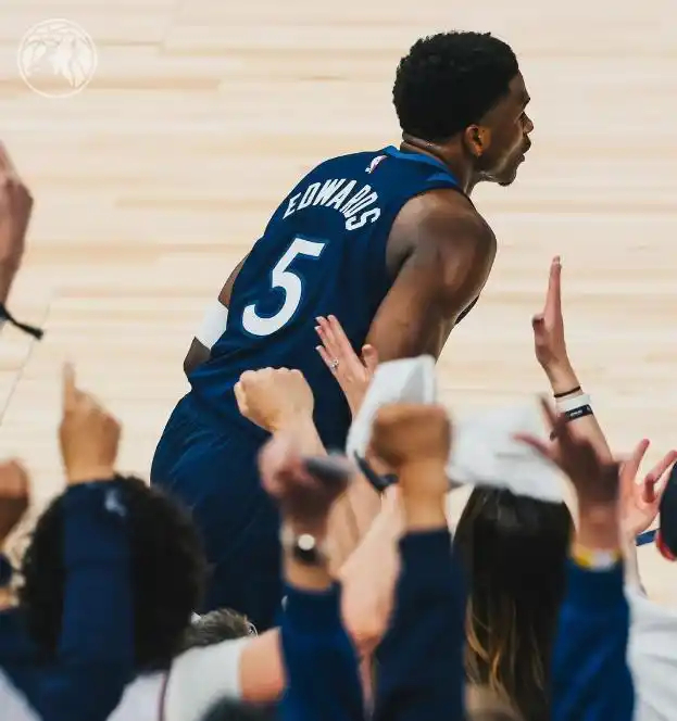 雷霆坐镇主场，迎战同样实力不俗的森林狼，本场比赛此前表现不佳的兰德尔大爆发，无奈