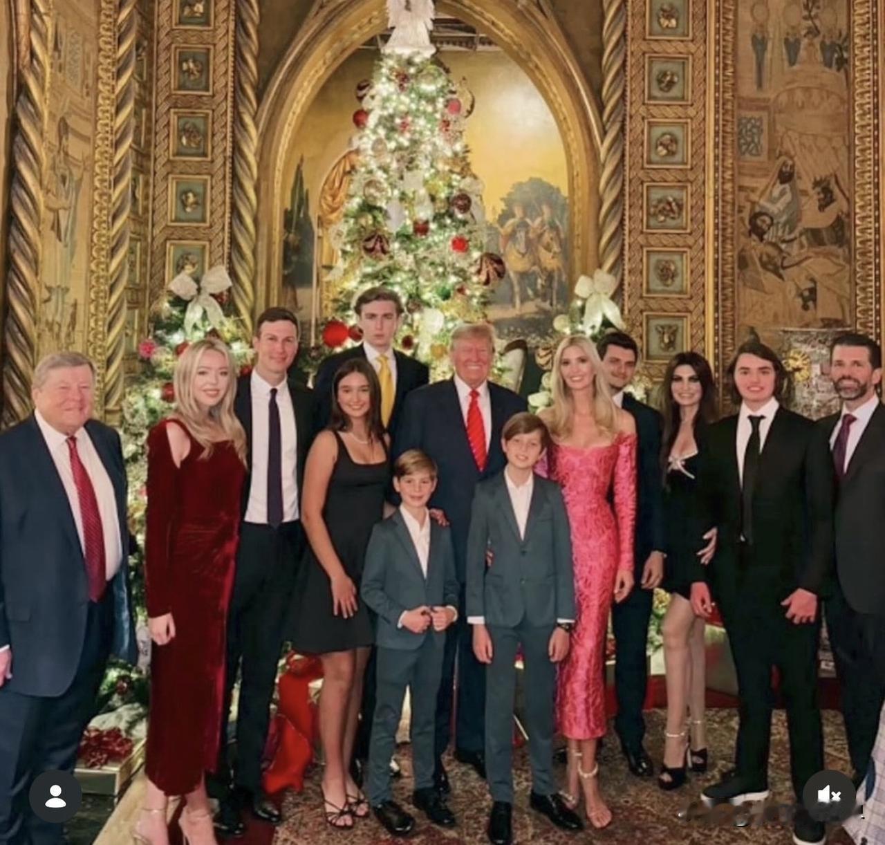 距离圣诞节🎄还有17天🤶
Barrotrump ：There are 17 