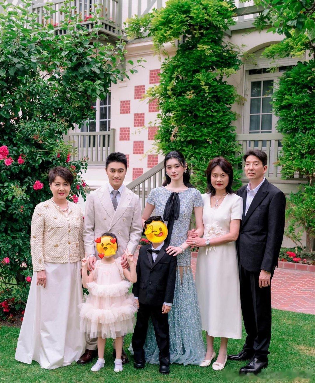 奚梦瑶何献君法国婚礼照，一双儿女个子好高腿好长，给父母当花童好开心，谷爱凌也来了