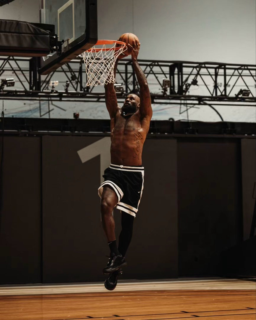 准备大干一场吧！ LBJ👑 ​​​