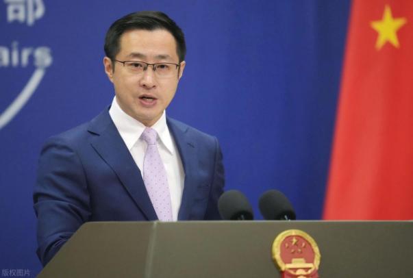 伊朗终于能松一口气了！美国放话要制裁所有帮伊朗的国家，中国直接把话挑明了。
 