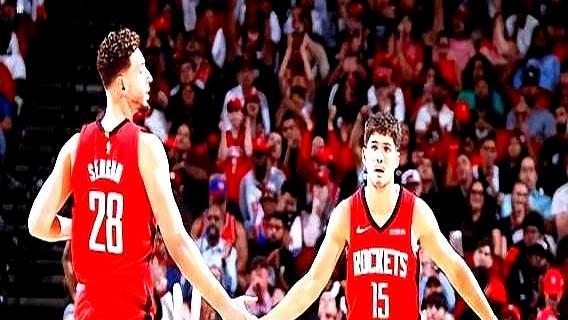 谁能想到3年前还在摆烂的火箭，现在已经爬到西部第三了。
 
截止3月11日他们拿