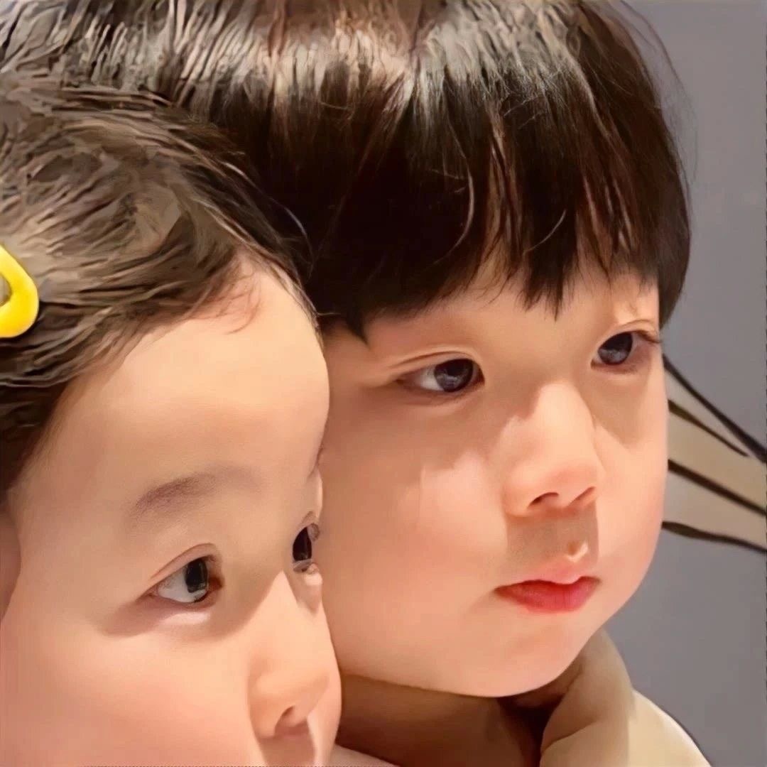 是好看的𝐖𝐞𝐂𝐡𝐚𝐭情侣头像呀 ​​​