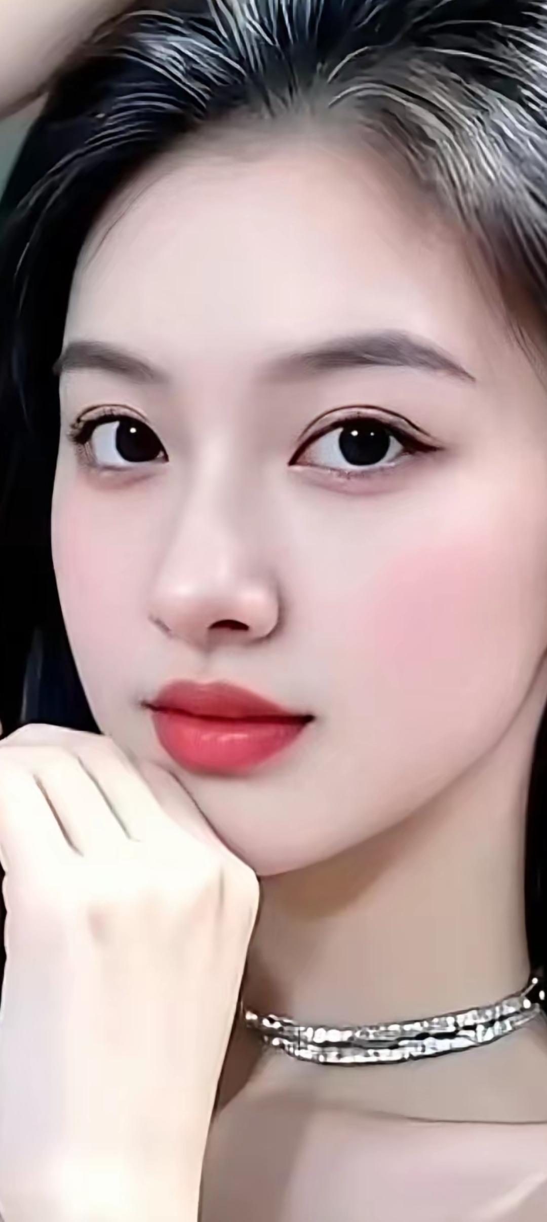 优雅气质，闪耀珠宝，完美妆容，女神范儿