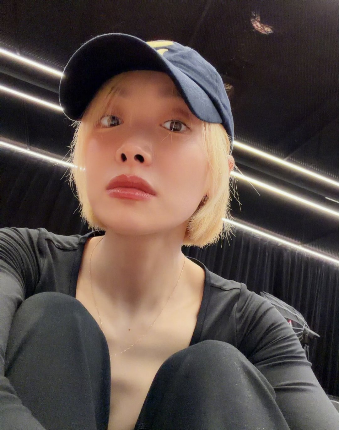 期待宋茜的舞台！金发Victoria屋顶着火冲呀🔥茜宝舞台表演加油祝你一切平安