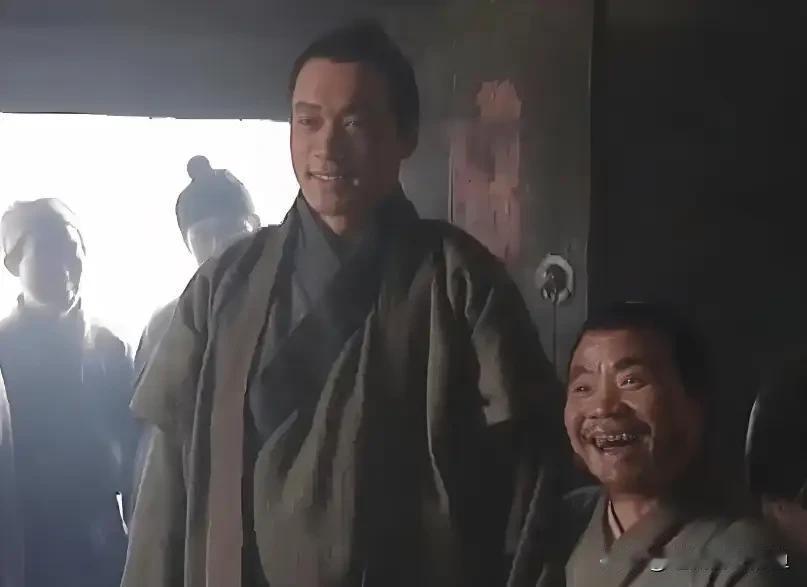 第一个结果潘金莲只能认命和武大郎过日子，虽然不满意，但是大面上没有波折，武松和嫂