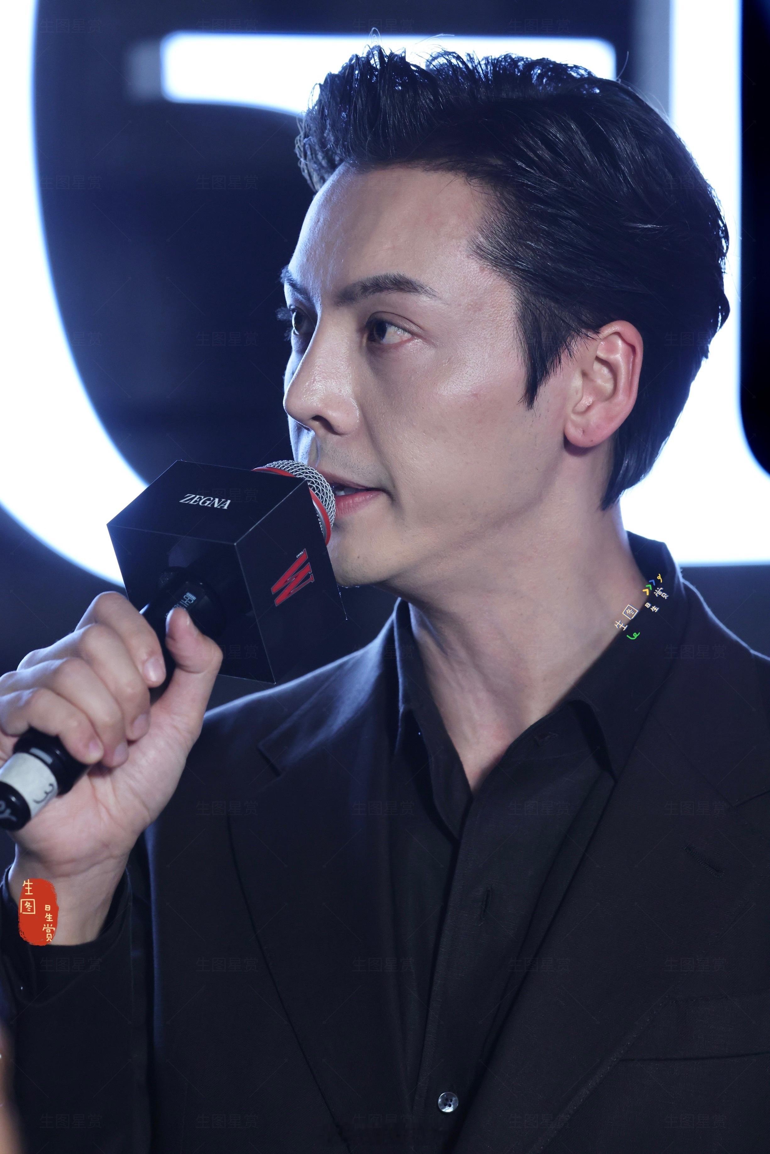 是风度翩翩的男神陈伟霆260617 W电影之夜生图直出 
