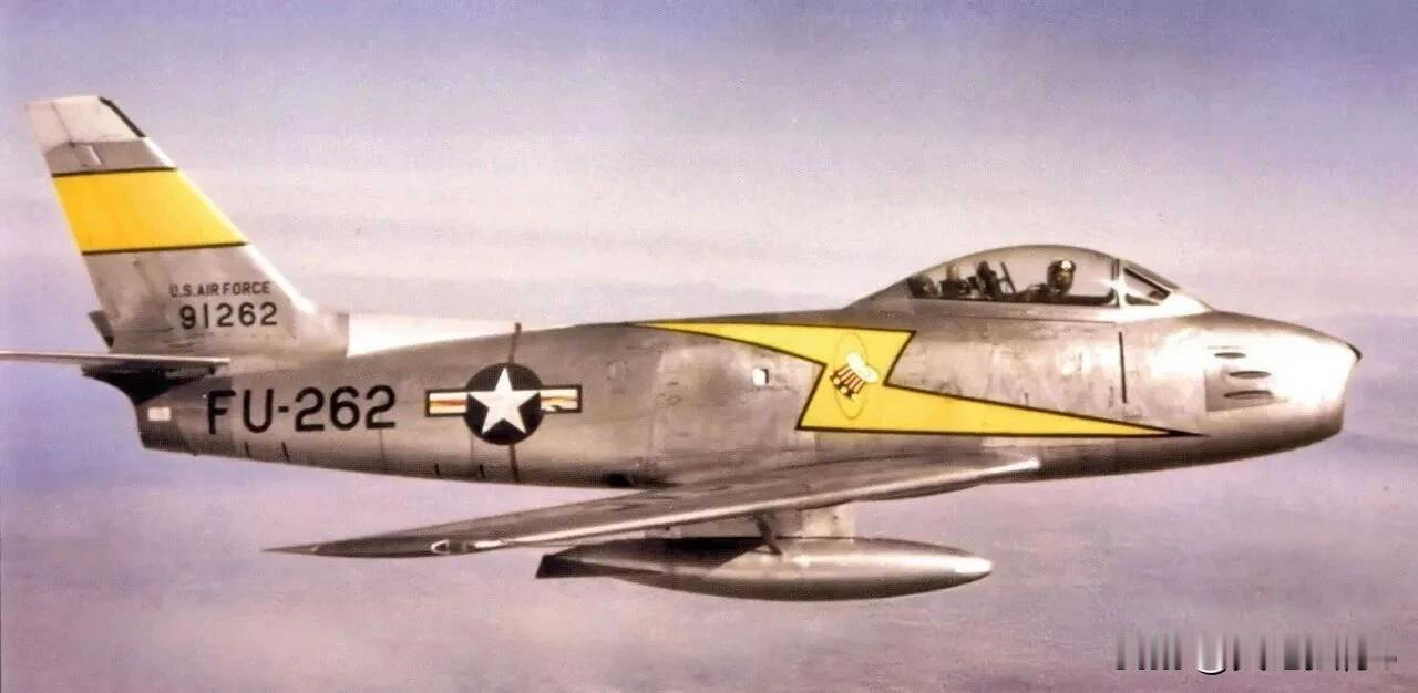 1949年，加利福尼亚州马奇空军基地，美国空军的F-86A-5-NA（序列号49
